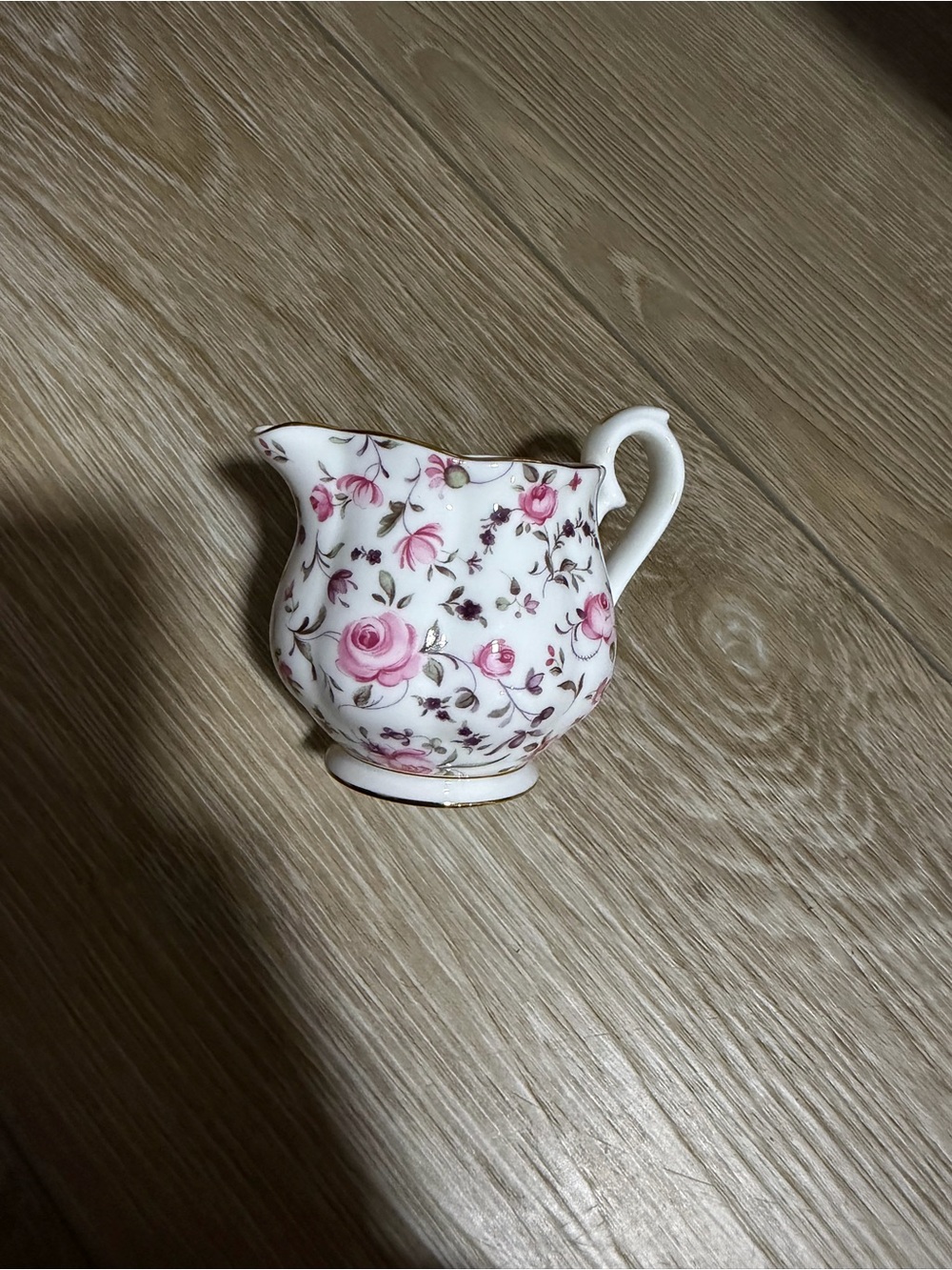 NWOT Royal Albert Rose Confetti creamer